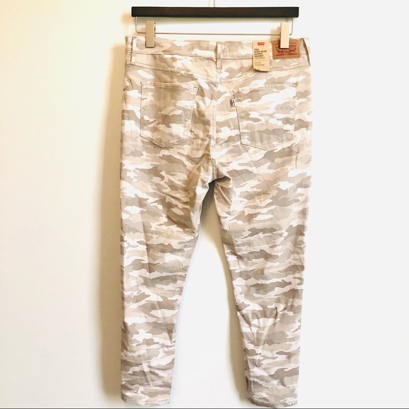 NWT | Levi | 720 High Rise Cropped Skinny Jean - Picture 9 of 12